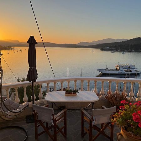 Kasteli Suite Poros Town Eksteriør billede