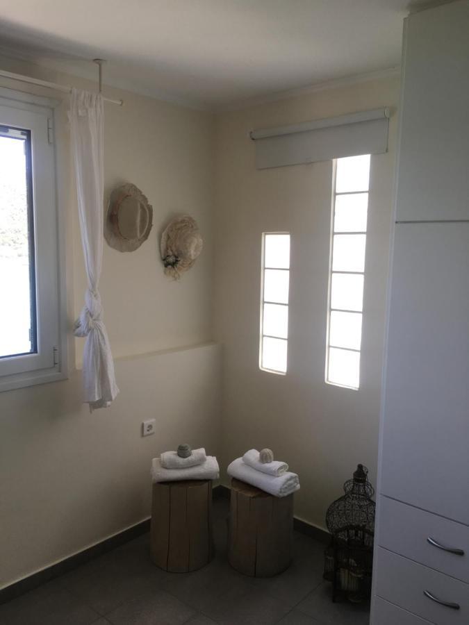 Kasteli Suite Poros Town Eksteriør billede
