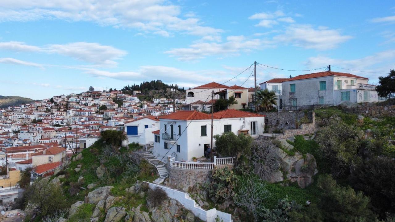 Kasteli Suite Poros Town Eksteriør billede
