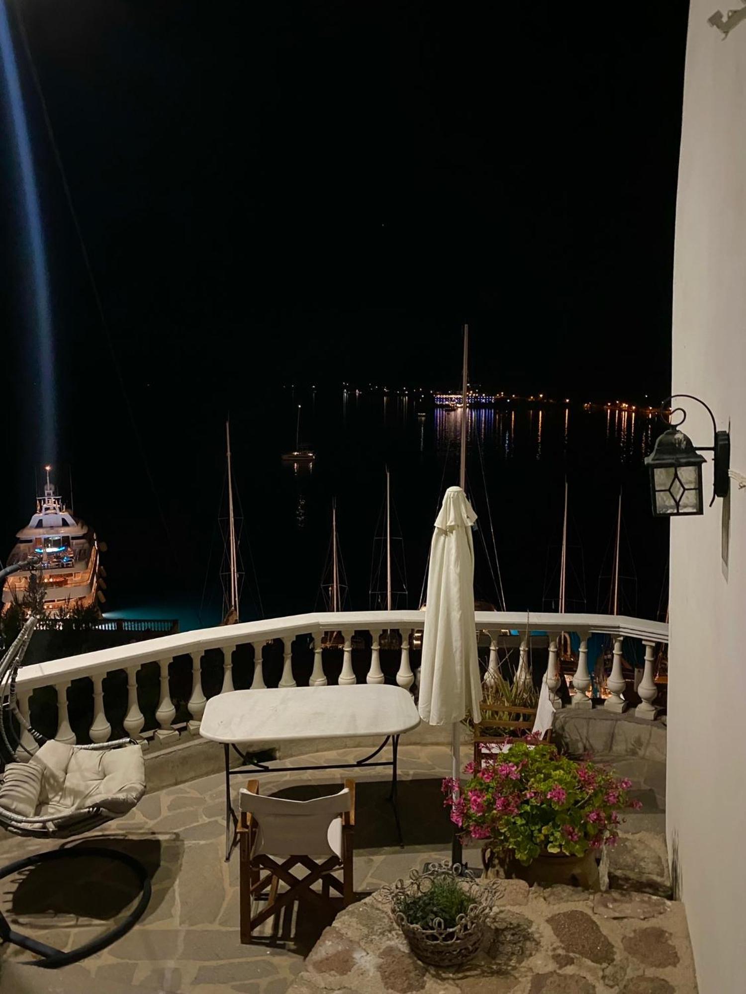 Kasteli Suite Poros Town Eksteriør billede